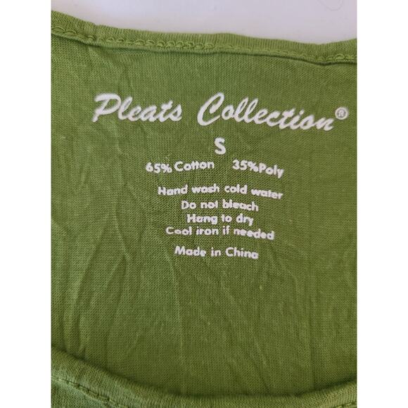 Pleats collection small women's green 3/4 sleeve tunic - Picture 3 of 5